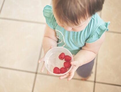 Come aiutare i nostri figli ad avere un rapporto equilibrato e sano con il cibo
