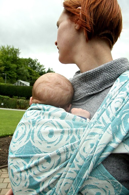 baby wearing - bambini in fascia